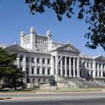 Gobierno congela por 60 días decreto que reduce salario en licencias médicas de funcionarios públicos