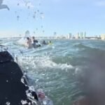 VIDEO | Así fue el tenso rescate de los tripulantes tras el vuelco de una embarcación en Punta del Este