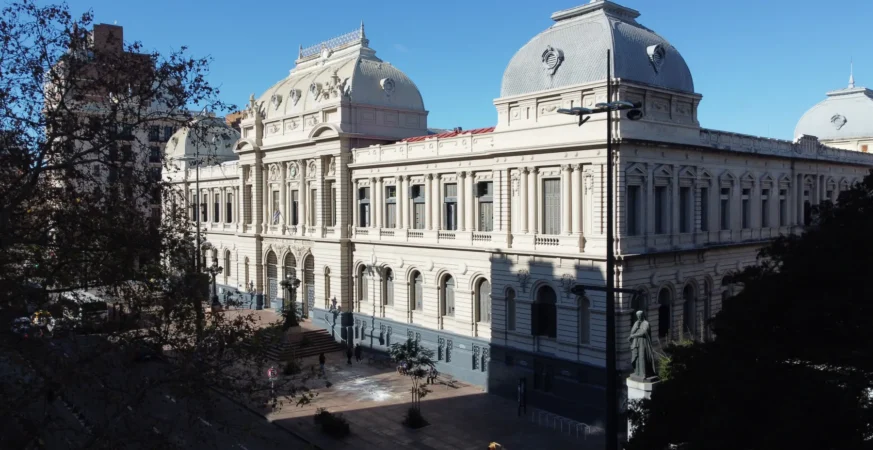 Udelar La Universidad de la República (Udelar) ya definió el calendario y las pautas para el ingreso 2026. El período principal de inscripciones será en febrero