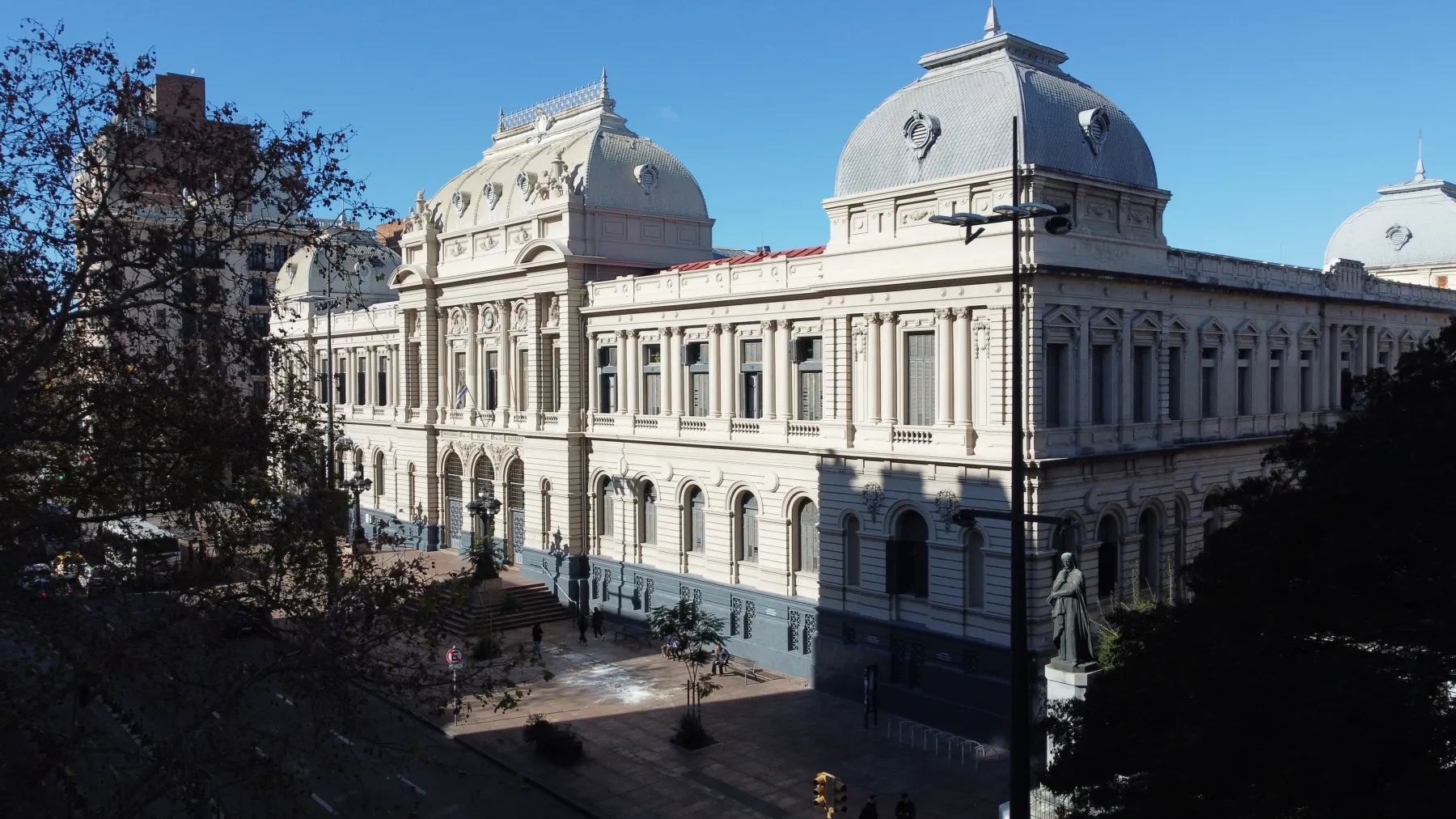 Udelar La Universidad de la República (Udelar) ya definió el calendario y las pautas para el ingreso 2026. El período principal de inscripciones será en febrero