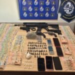 Condenan a tres hombres y una mujer brasileña tras operativos con armas y drogas