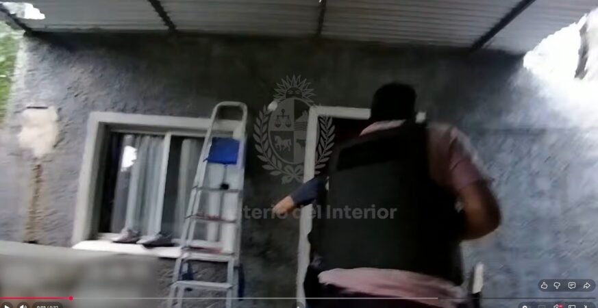 policia allanamiento