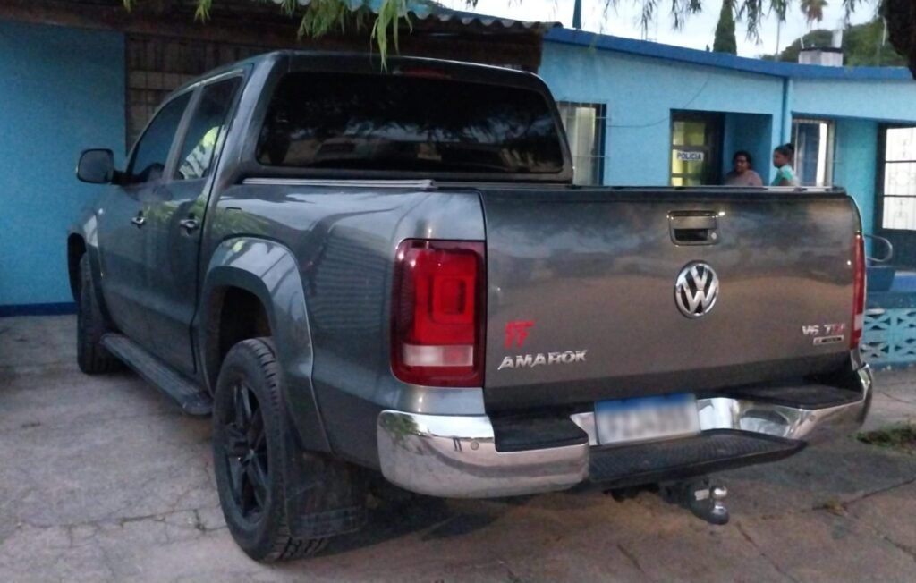 Una camioneta con matrícula brasileña