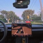 Musk mostró un nuevo video de Tesla manejando solo, pero el sistema aún requiere supervisión